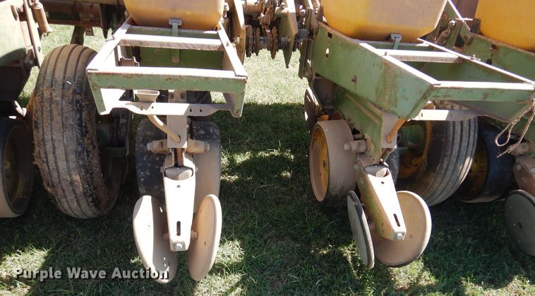 image for item OF9449 John Deere 7000  planter