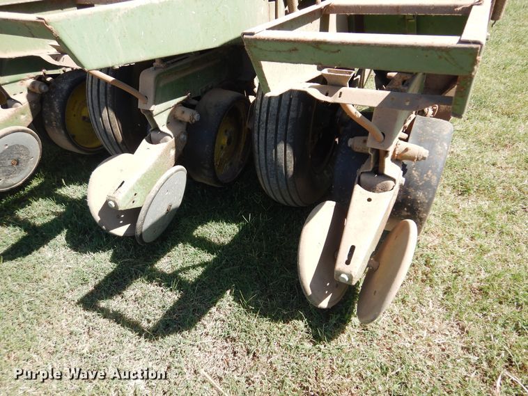 image for item OF9449 John Deere 7000  planter