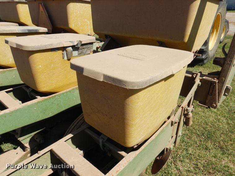 image for item OF9449 John Deere 7000  planter