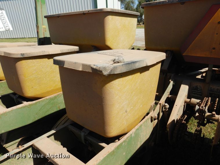 image for item OF9449 John Deere 7000  planter