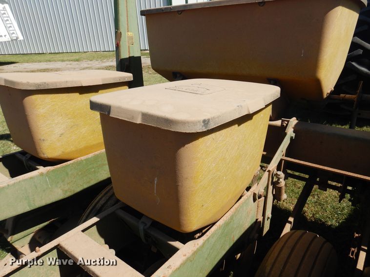 image for item OF9449 John Deere 7000  planter