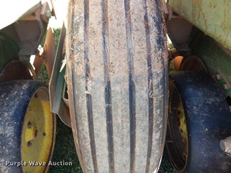 image for item OF9449 John Deere 7000  planter