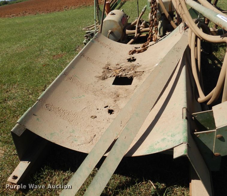 image for item OF9450 John Deere 335  sprayer bed