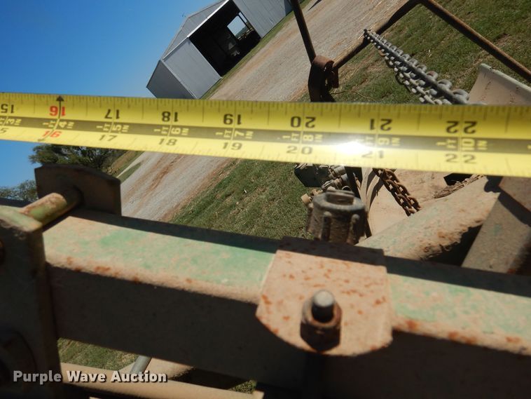 image for item OF9450 John Deere 335  sprayer bed