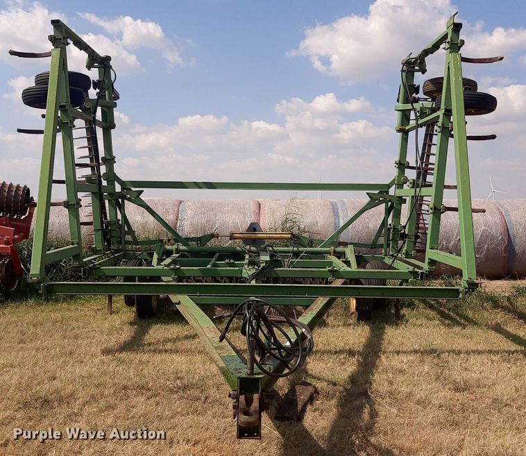 image for item OF9455 John Deere 1600  chisel