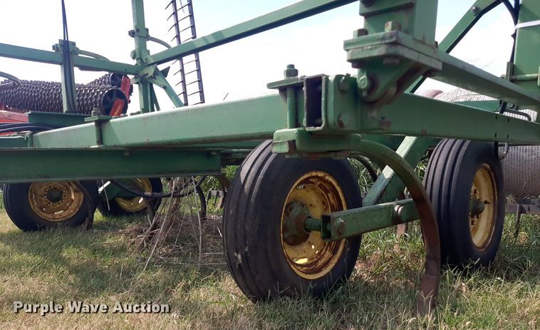 image for item OF9455 John Deere 1600  chisel