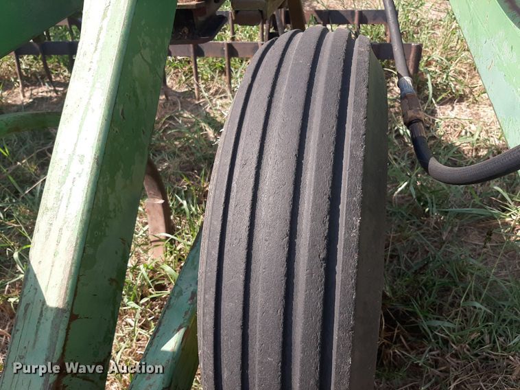 image for item OF9455 John Deere 1600  chisel