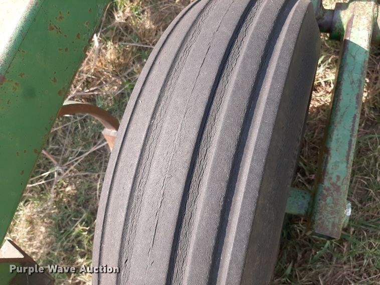 image for item OF9455 John Deere 1600  chisel