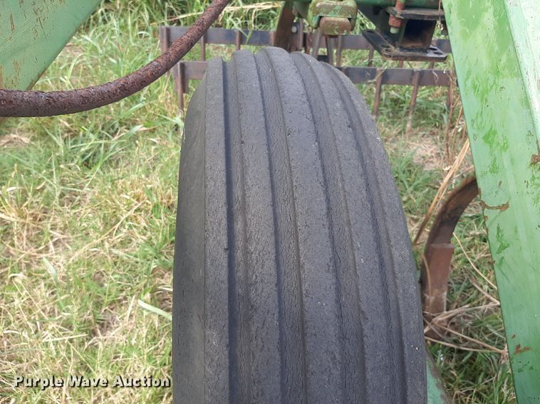 image for item OF9455 John Deere 1600  chisel