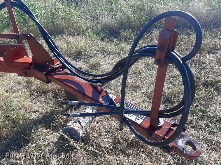 image for item OF9457 International 800  10 bottom plow