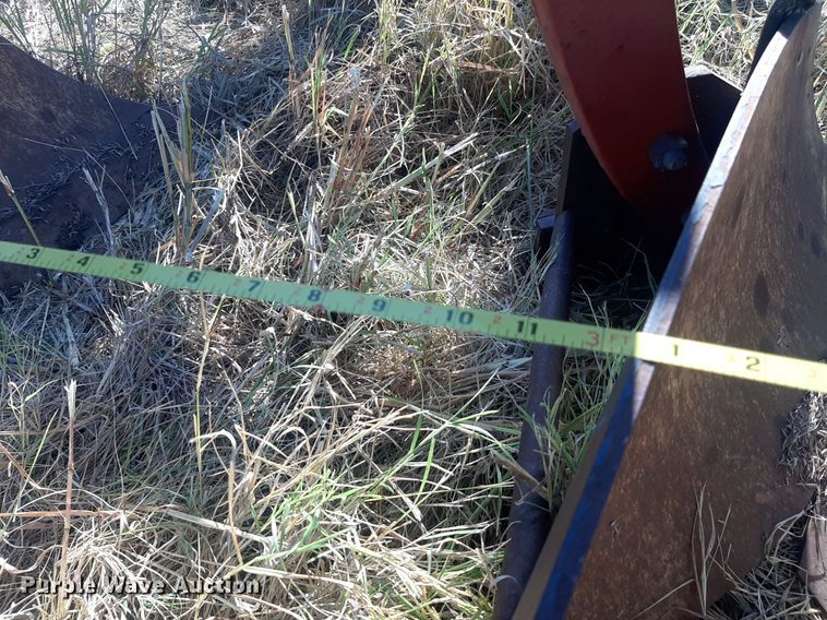 image for item OF9457 International 800  10 bottom plow