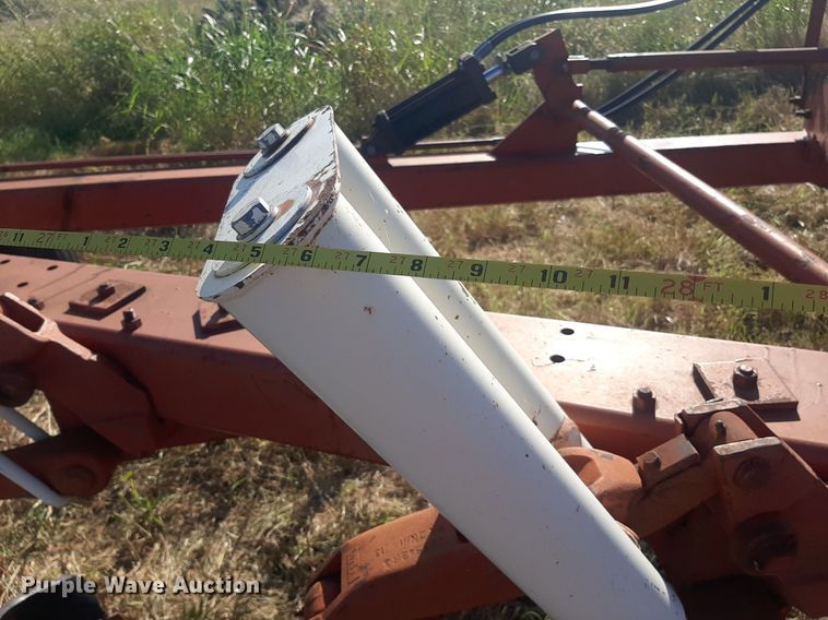 image for item OF9457 International 800  10 bottom plow