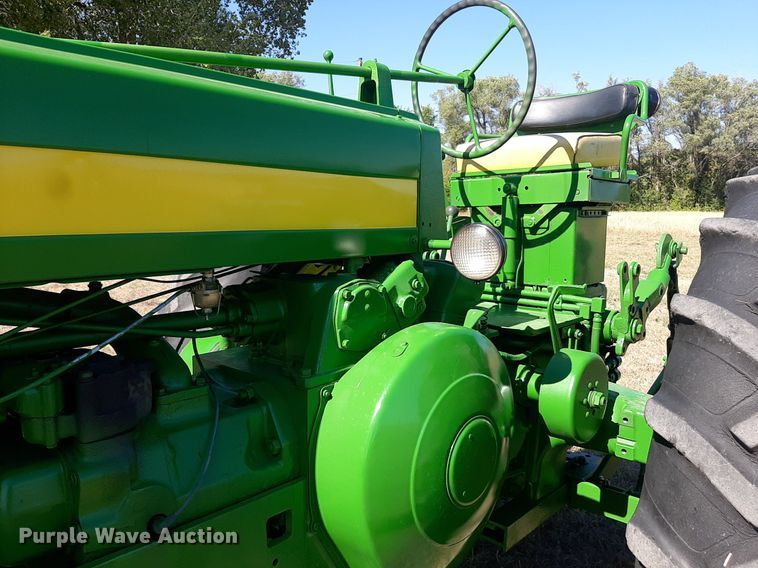 image for item OF9485 1957 John Deere 620  tractor