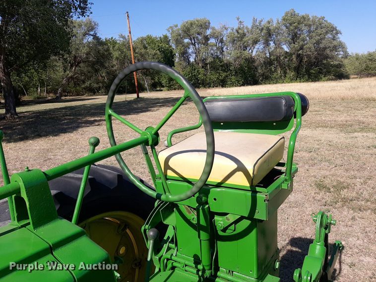 image for item OF9485 1957 John Deere 620  tractor