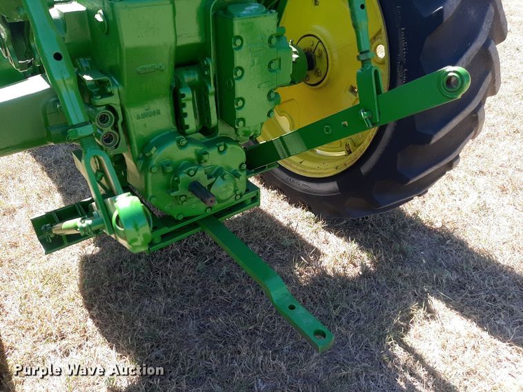 image for item OF9485 1957 John Deere 620  tractor