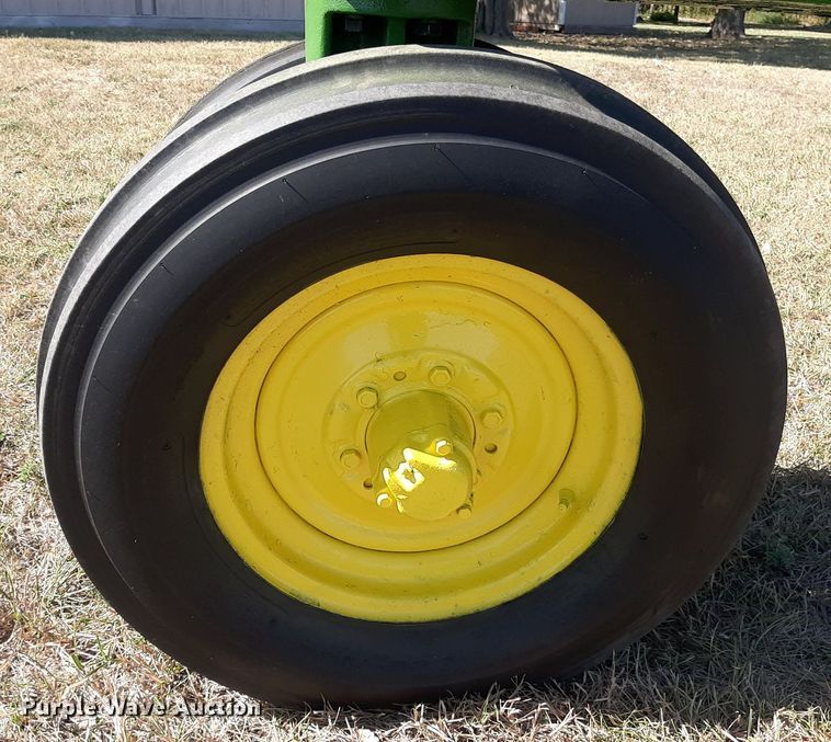 image for item OF9485 1957 John Deere 620  tractor