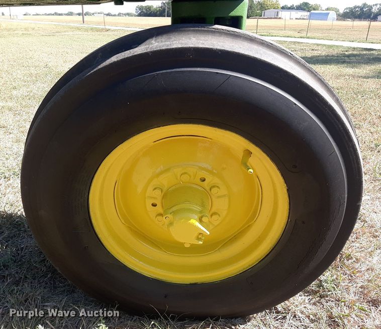 image for item OF9485 1957 John Deere 620  tractor