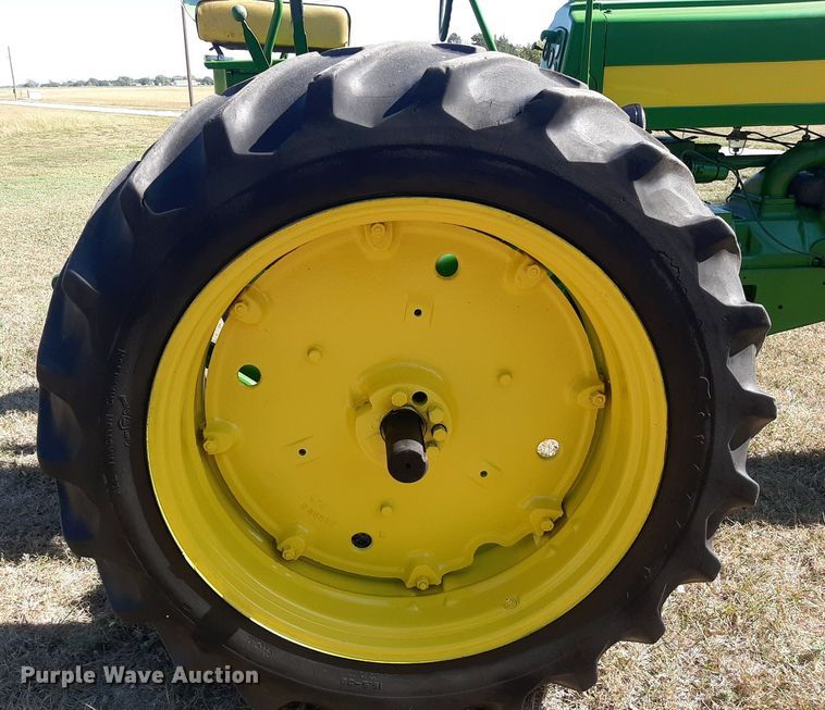 image for item OF9485 1957 John Deere 620  tractor