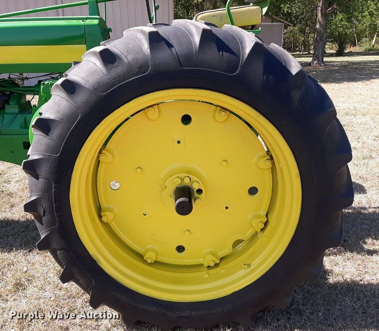 image for item OF9485 1957 John Deere 620  tractor