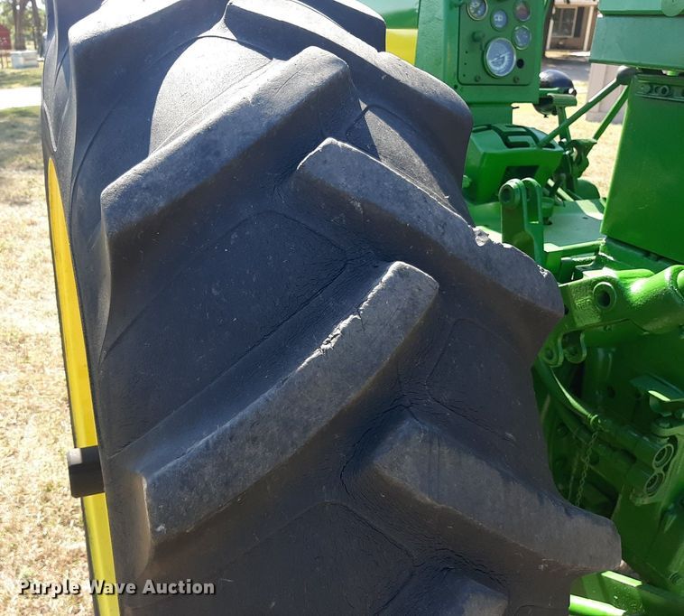 image for item OF9485 1957 John Deere 620  tractor