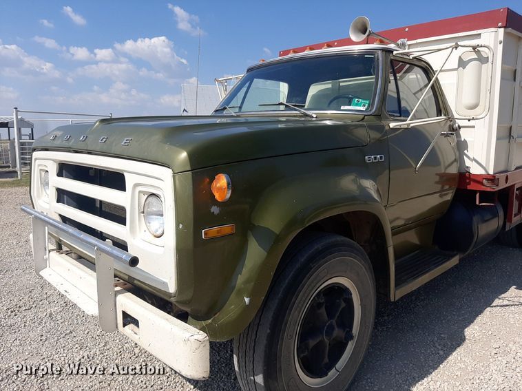 image for item OF9507 1974 Dodge D600  grain truck