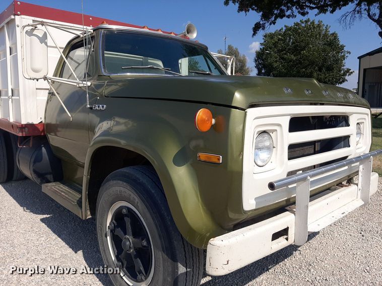 image for item OF9507 1974 Dodge D600  grain truck