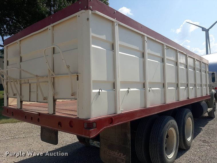 image for item OF9507 1974 Dodge D600  grain truck