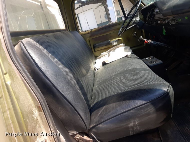 image for item OF9507 1974 Dodge D600  grain truck