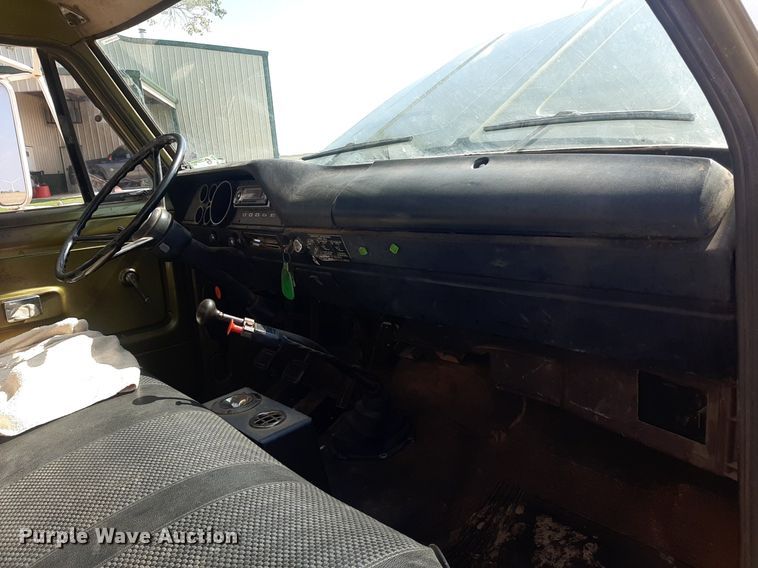 image for item OF9507 1974 Dodge D600  grain truck