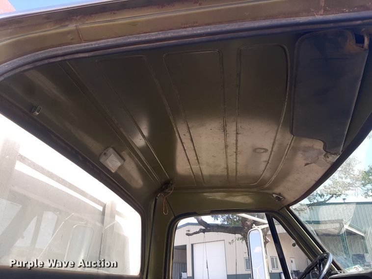 image for item OF9507 1974 Dodge D600  grain truck