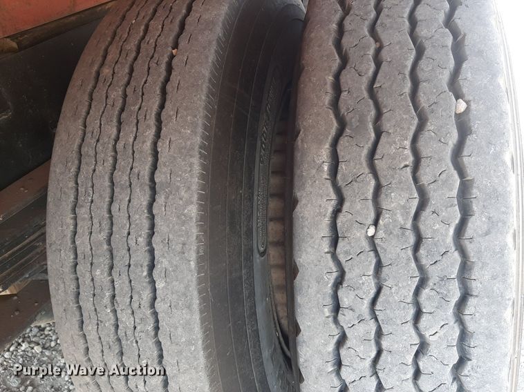 image for item OF9507 1974 Dodge D600  grain truck