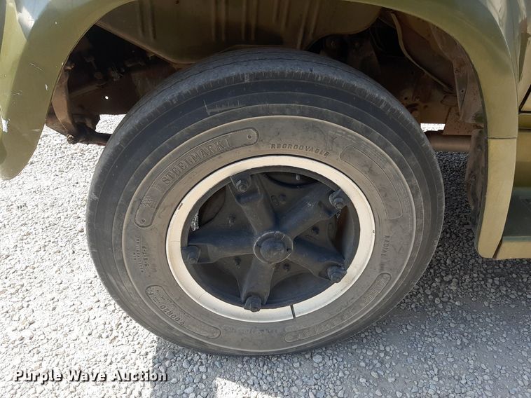 image for item OF9507 1974 Dodge D600  grain truck