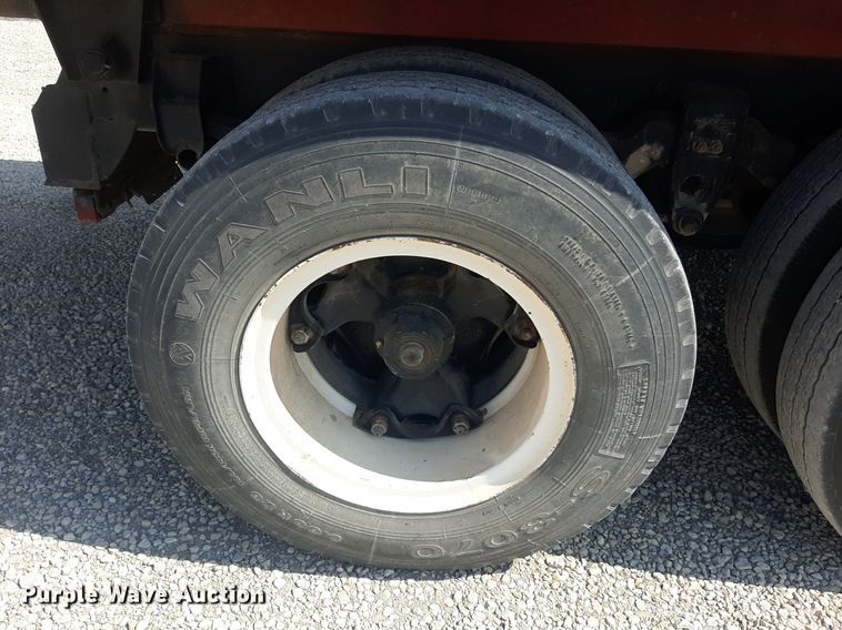 image for item OF9507 1974 Dodge D600  grain truck