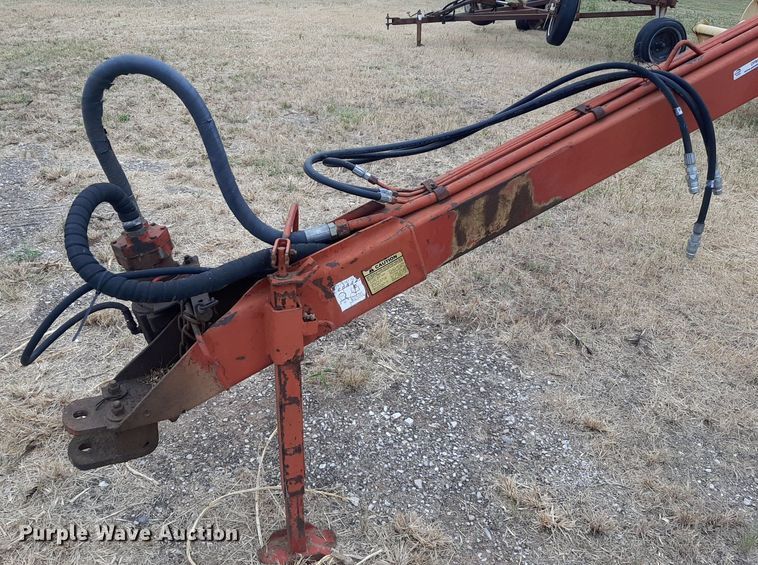 image for item OF9514 New Holland 116  swather / windrower