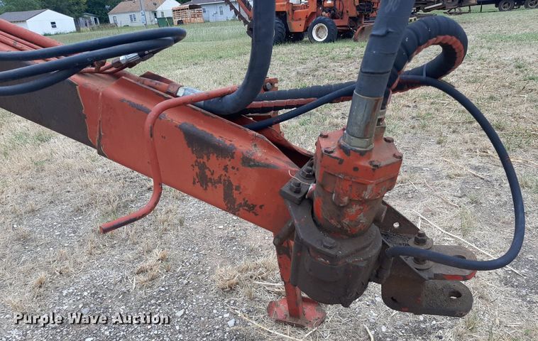 image for item OF9514 New Holland 116  swather / windrower