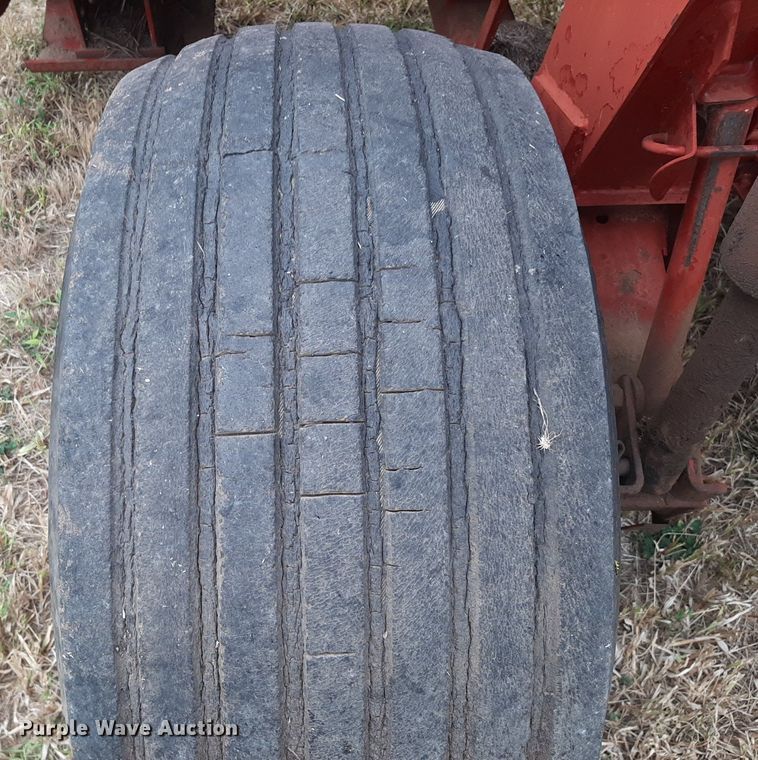 image for item OF9514 New Holland 116  swather / windrower