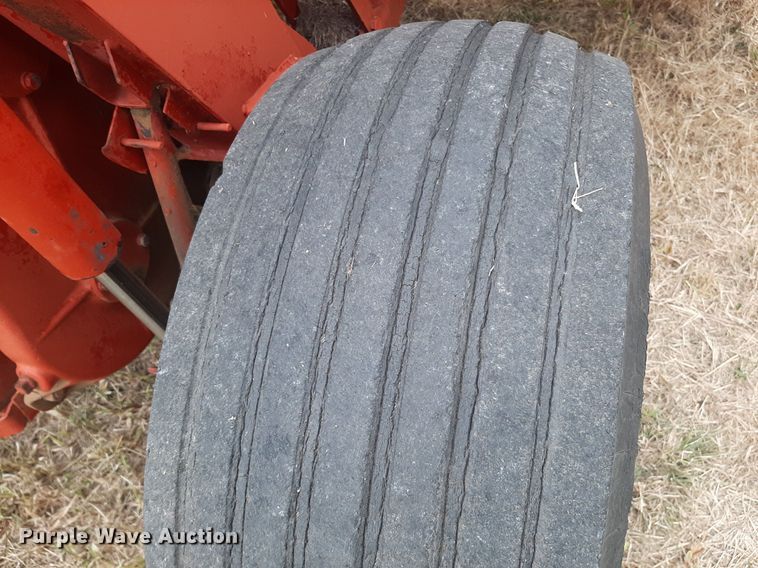 image for item OF9514 New Holland 116  swather / windrower