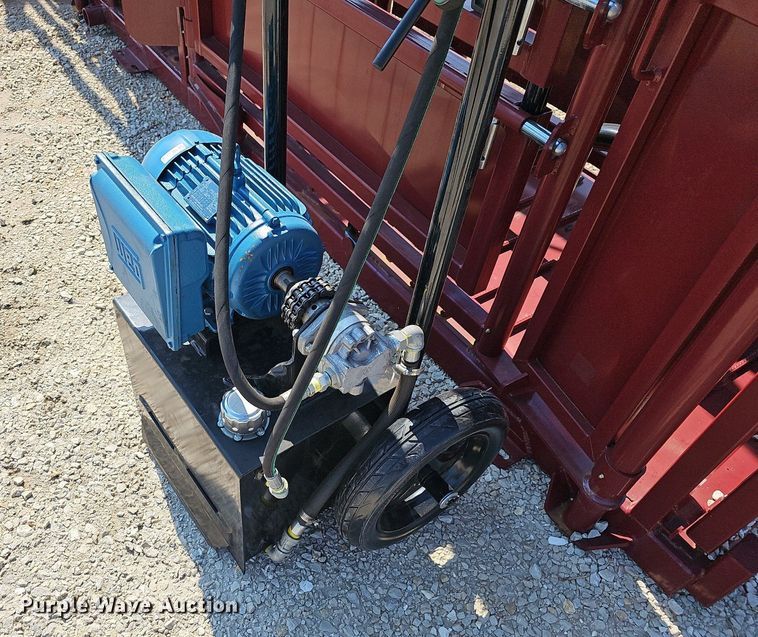 image for item OG9484 StockPro H2200  squeeze chute with ally livestock chute