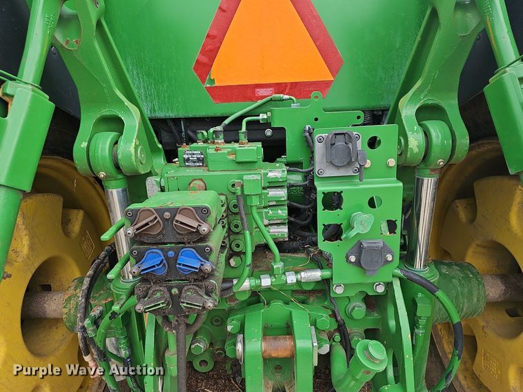 image for item OG9488 2013 John Deere 7200R  MWFD tractor