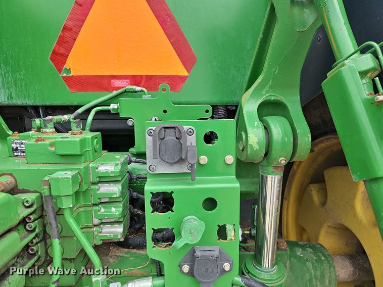 image for item OG9488 2013 John Deere 7200R  MWFD tractor