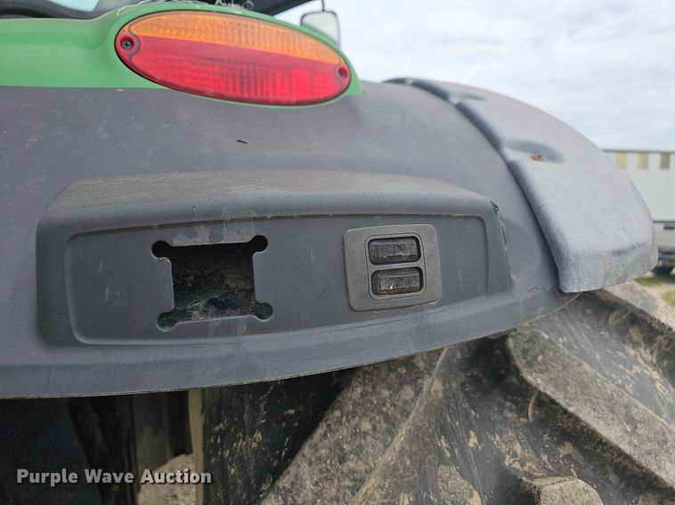 image for item OG9488 2013 John Deere 7200R  MWFD tractor