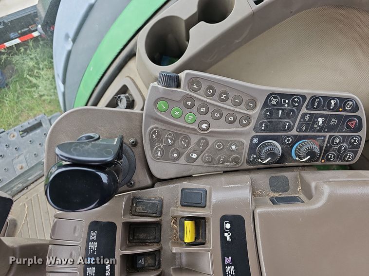 image for item OG9488 2013 John Deere 7200R  MWFD tractor