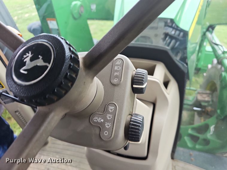 image for item OG9488 2013 John Deere 7200R  MWFD tractor
