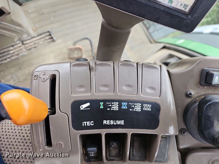 image for item OG9488 2013 John Deere 7200R  MWFD tractor