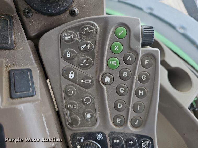 image for item OG9488 2013 John Deere 7200R  MWFD tractor