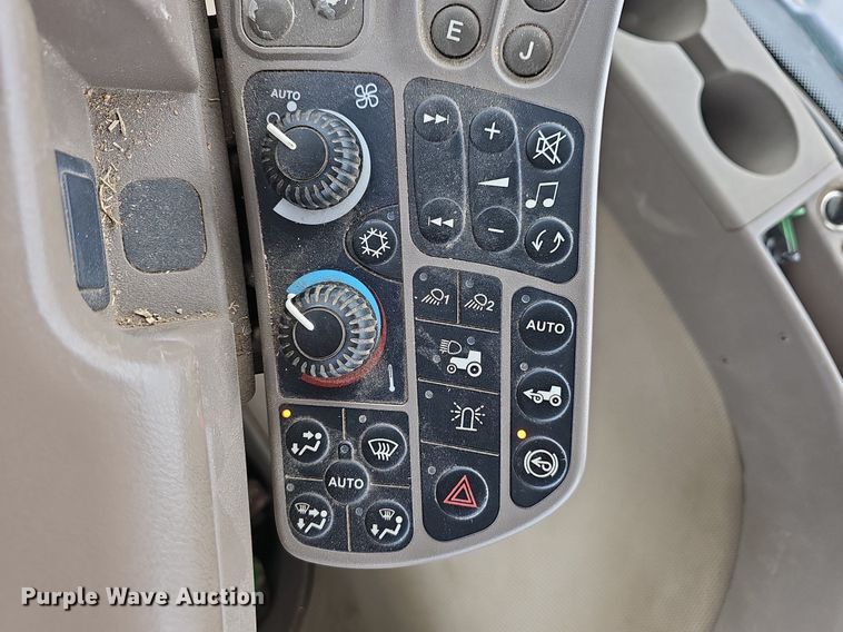 image for item OG9488 2013 John Deere 7200R  MWFD tractor