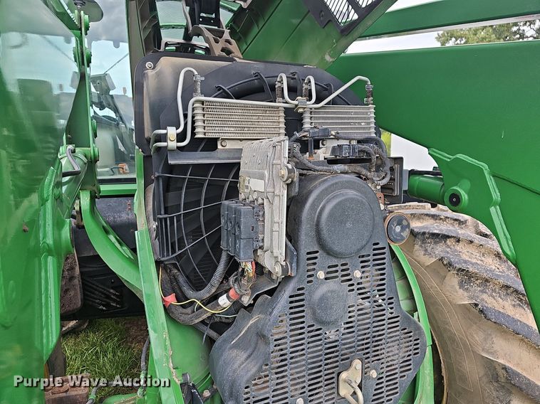 image for item OG9488 2013 John Deere 7200R  MWFD tractor