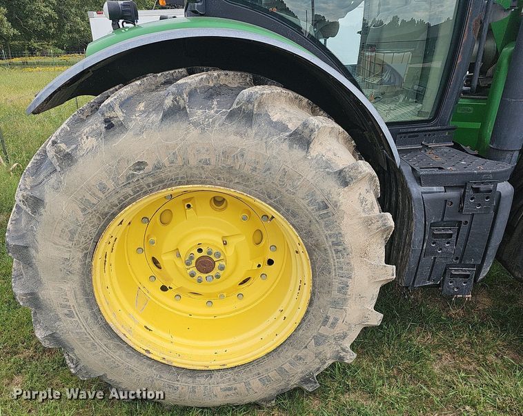 image for item OG9488 2013 John Deere 7200R  MWFD tractor