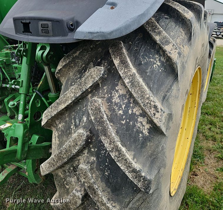 image for item OG9488 2013 John Deere 7200R  MWFD tractor