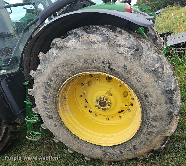 image for item OG9488 2013 John Deere 7200R  MWFD tractor